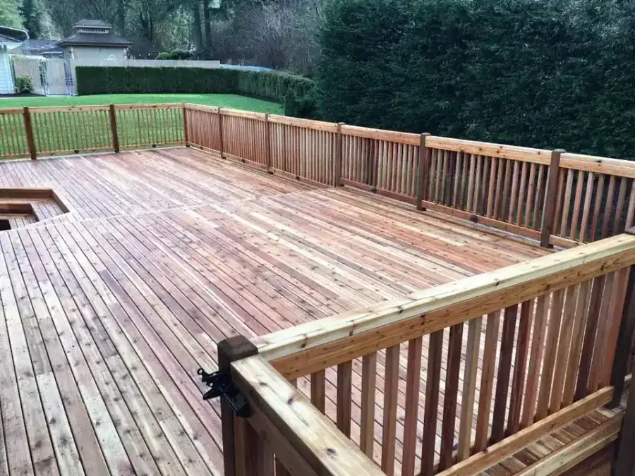 A large cedar deck built by Archterra